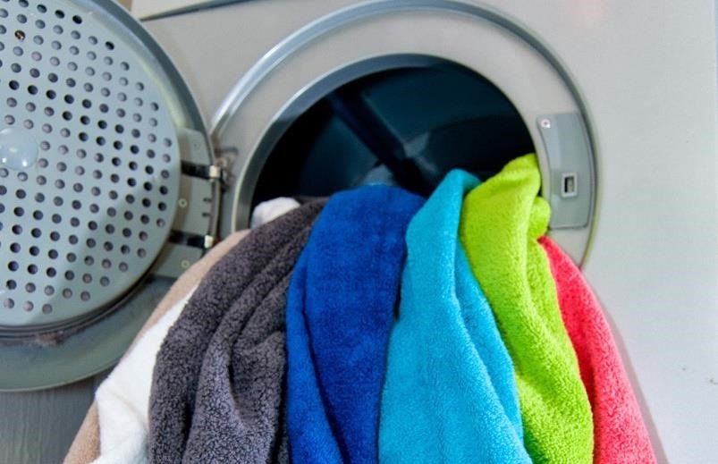 Cum sa iti mentii curate toate textilele din casa: trucuri de la experti